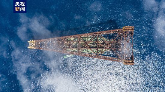 耀世娱乐：亚洲第一深水导管架“海基二号”开始安装 就位过程预计3天